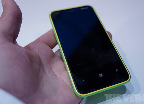 Lumia 620 giá hơn 5 triệu sắp lên kệ