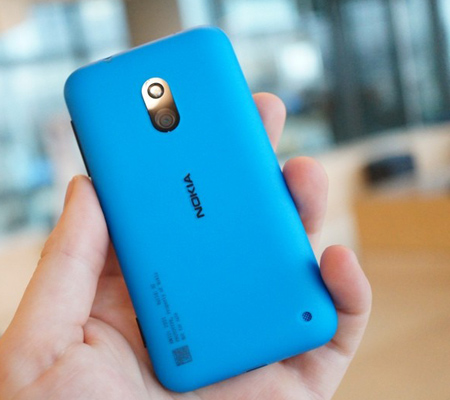 Lumia 620 - 'dế' tầm trung đáng giá